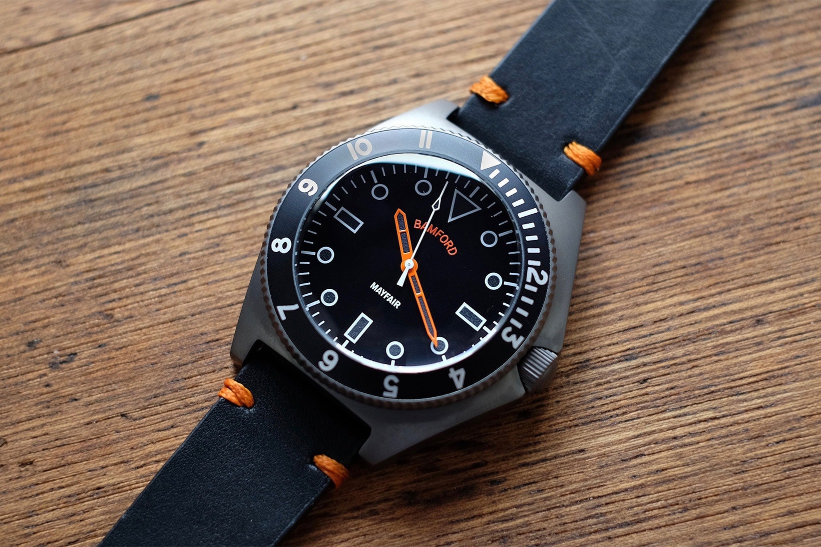 著名改錶單位 Bamford Watch Department 發佈首個自家品牌錶款「Mayfair」