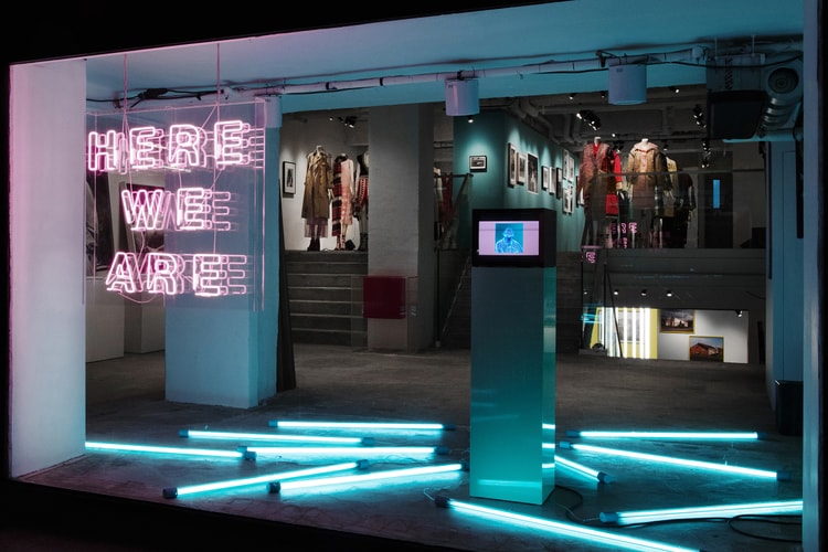 Burberry「Here We Are」攝影展移師香港,並帶來一場 Burberry Acoustic 音樂會