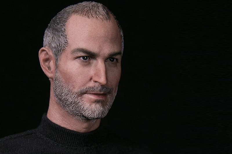 放在家供奉－官方授權超像真 Steve Jobs Figure