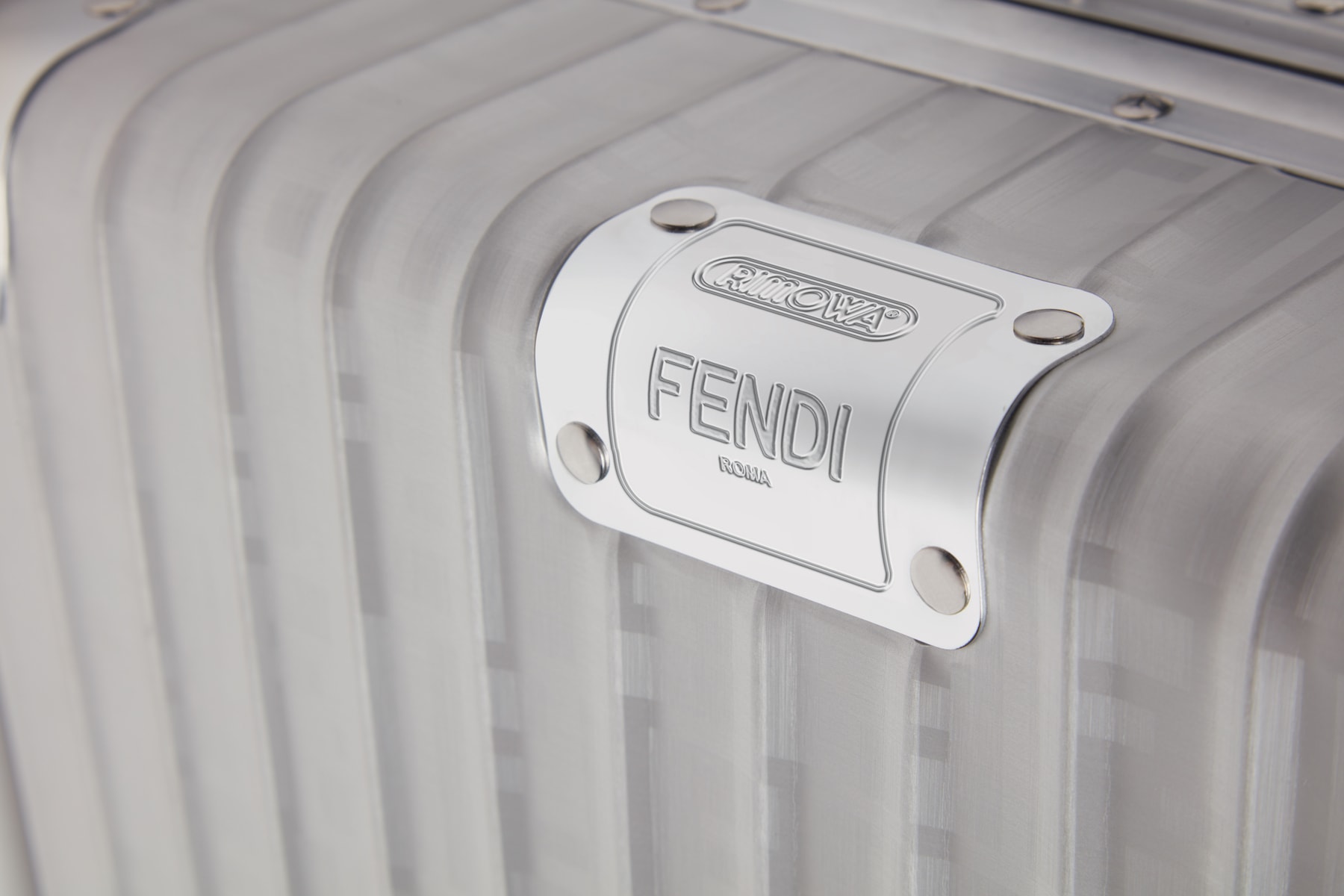 FENDI x RIMOWA 全新聯乘行李箱即將上架