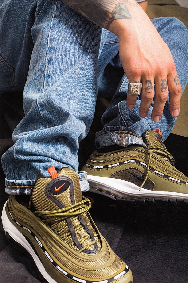 近賞 UNDEFEATED x Nike Air Max 97 軍綠配色鞋款