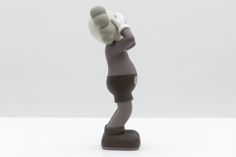 KAWS「At This Time」Companion 銅像目前正在拍賣當中