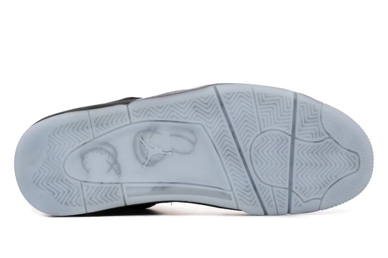 本月降臨?KAWS X Air Jordan 4 黑色版本細節近覽