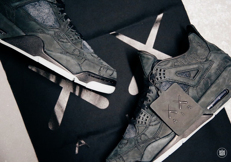 KAWS x Air Jordan 4 黑色版本最新圖輯近覽