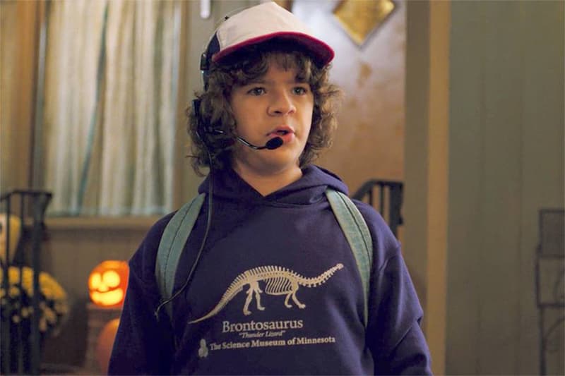 《Stranger Things》主角 Dustin 穿的「雷龍 Hoodie」造成廣大影迷瘋搶!