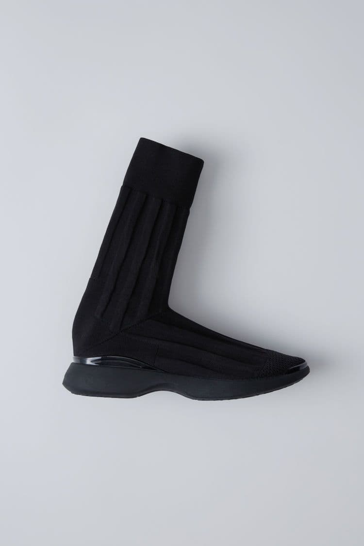 Acne Studios 全新 Sock Sneaker 系列登場