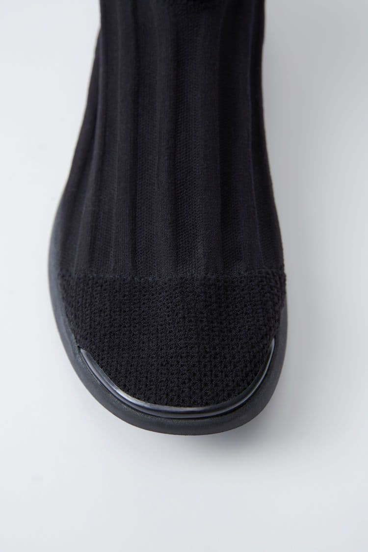 Acne Studios 全新 Sock Sneaker 系列登場