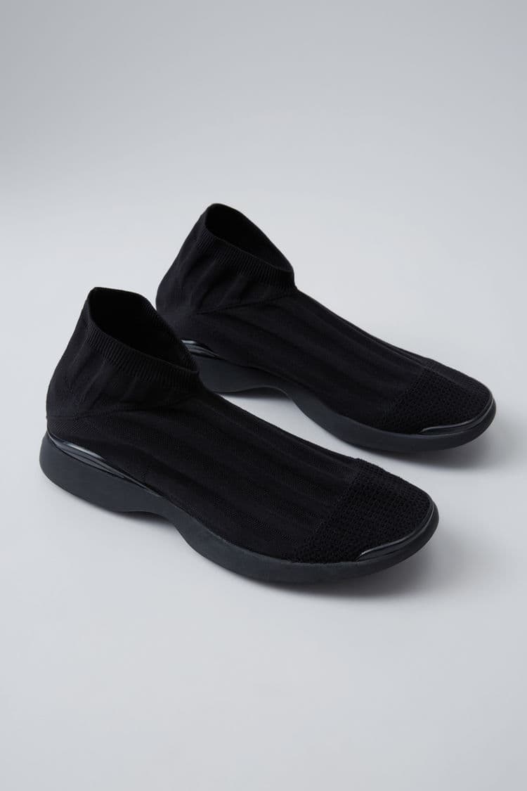 Acne Studios 全新 Sock Sneaker 系列登場