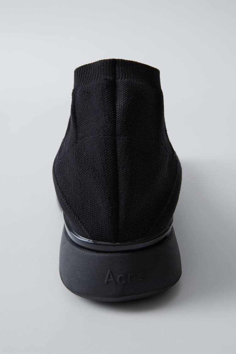 Acne Studios 全新 Sock Sneaker 系列登場