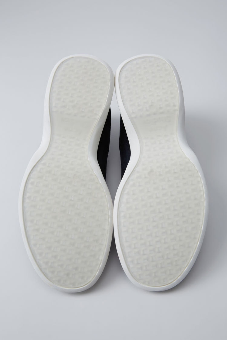 Acne Studios 全新 Sock Sneaker 系列登場