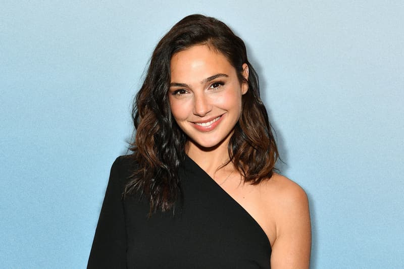 有神力！《GQ》 2017「年度風雲人物」封面 Gal Gadot 傲視群「雄」