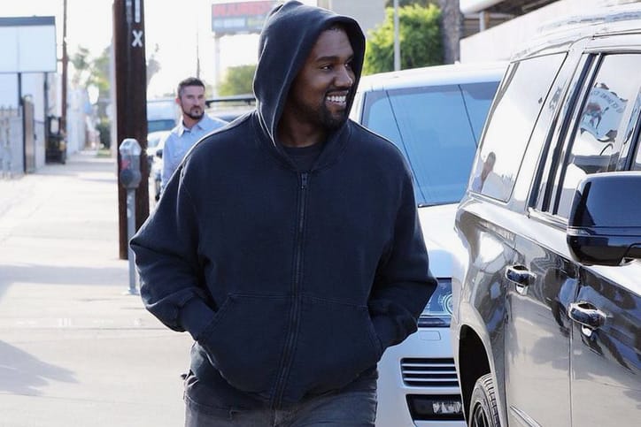 Kanye West 曝光 YEEZY BOOST 700 Wave Runner 全黑配色