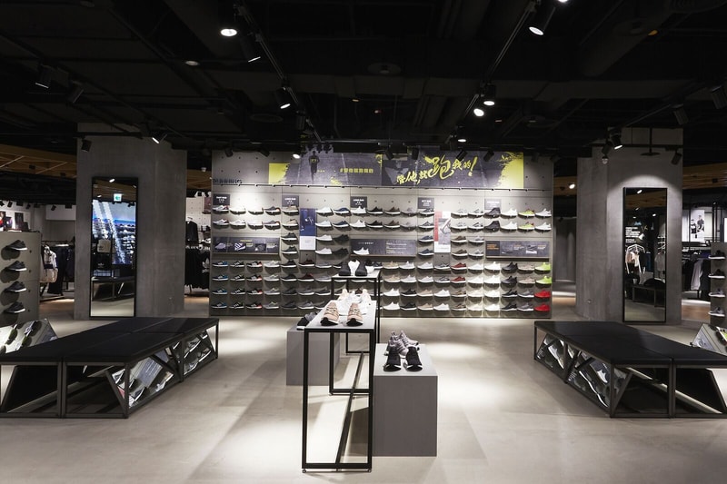 全台唯一 mi adidas 鞋款客製化系統登入 adidas 台北 101 運動時尚門市！