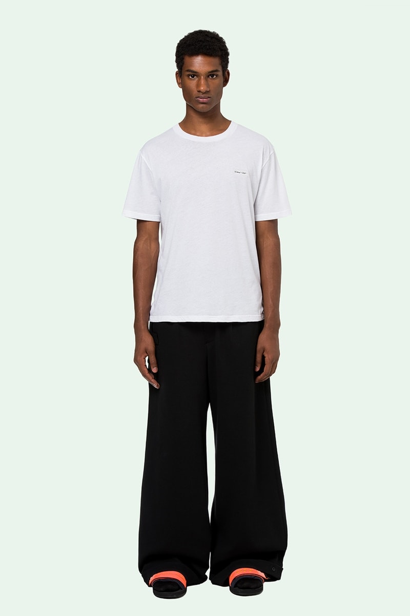 Off-White™ 推出售價約 $500 美元的打底 T-Shirt 套裝