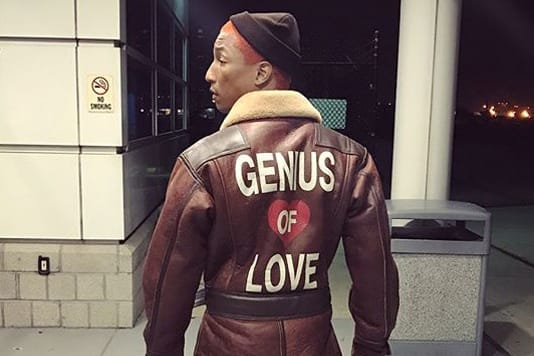 Pharrell Williams 親自演繹 Bee Line 皮質飛行連身裝