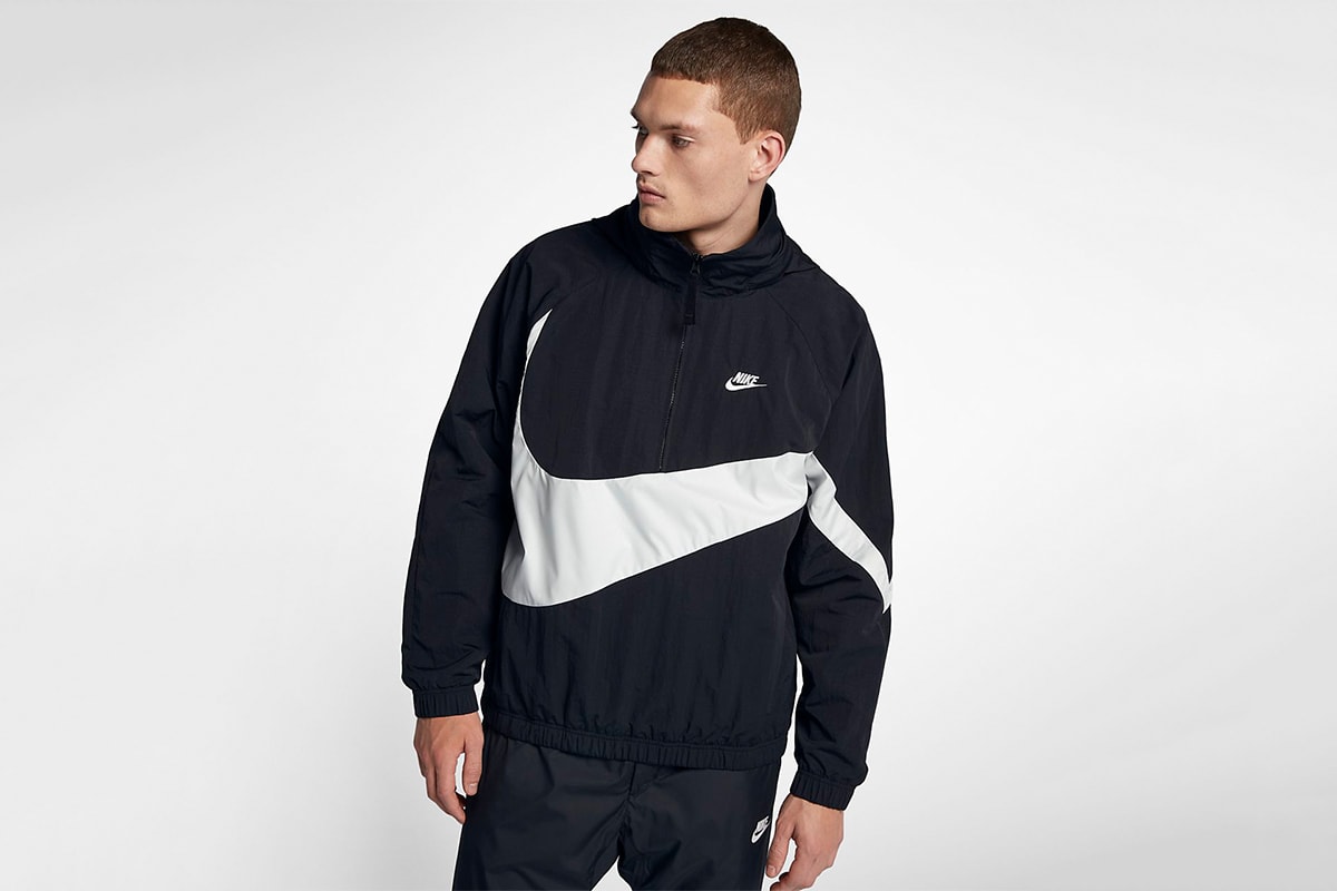大 Logo 時代－Nike 超巨體 Swoosh Anorak Jacket