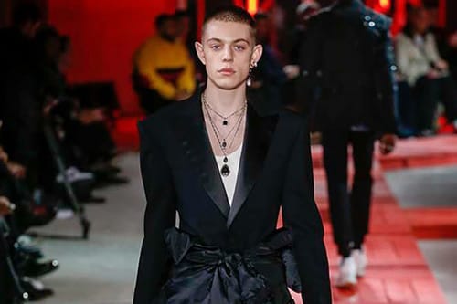 率先預覽 Alexander McQueen 2018 秋冬系列