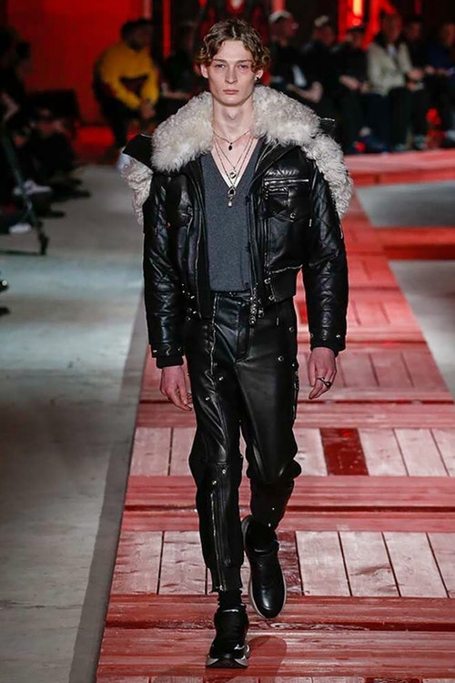 率先預覽 Alexander McQueen 2018 秋冬系列