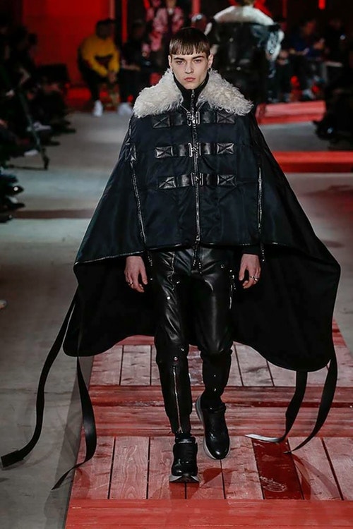 率先預覽 Alexander McQueen 2018 秋冬系列