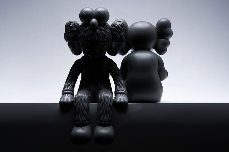 兩大經典 COMPANION 及 BFF 首回同步現身 - KAWS 全新雕塑「KAWS:SEEING/WATCHING」正式登場