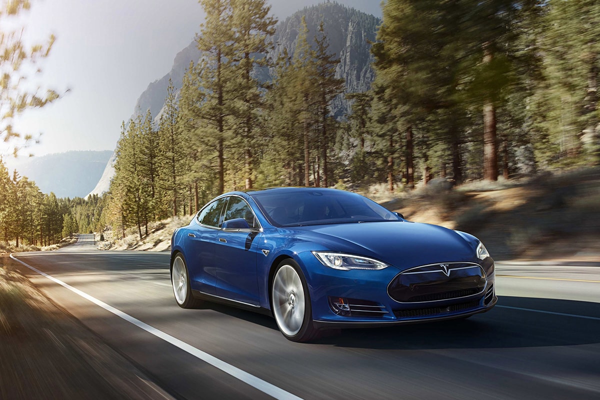 Tesla 的車上雷達準確預測一秒後的撞車意外