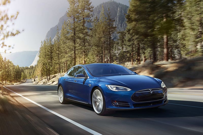 Tesla 的車上雷達準確預測一秒後的撞車意外