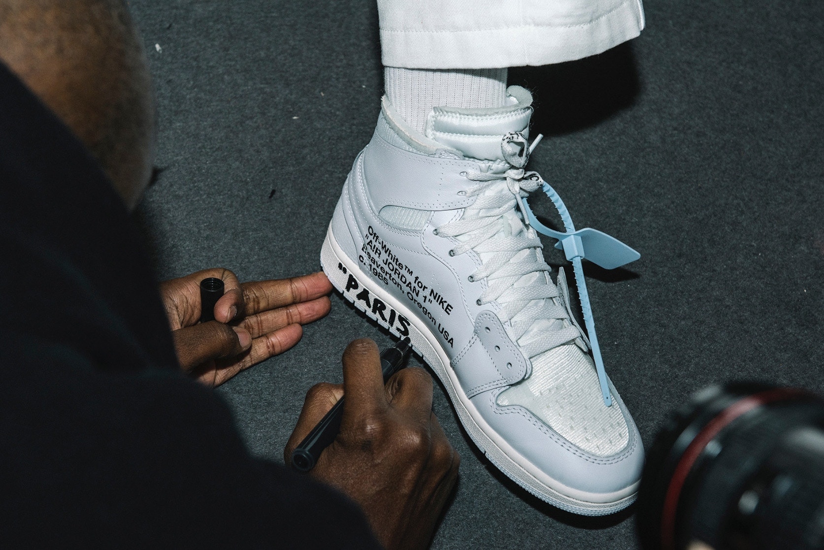 Virgil Abloh x Air Jordan 1 白色版正式亮相 Off-White™ 2018 秋冬系列發佈會