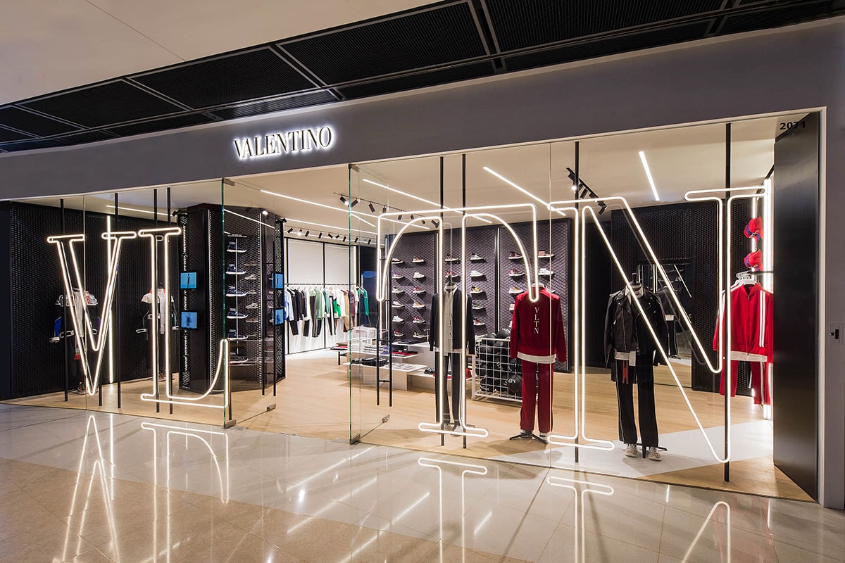 期待已久！Valentino 在香港開設 VLTN 男裝期間限定店