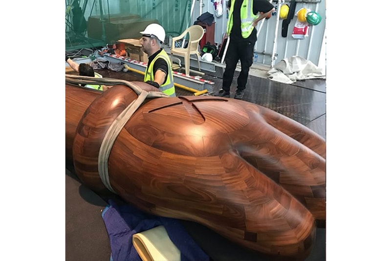 巨型 KAWS 是怎樣建成的？