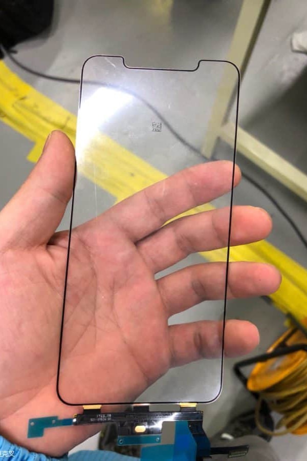 視覺大開－Apple iPhone X Plus 玻璃屏幕組件洩露