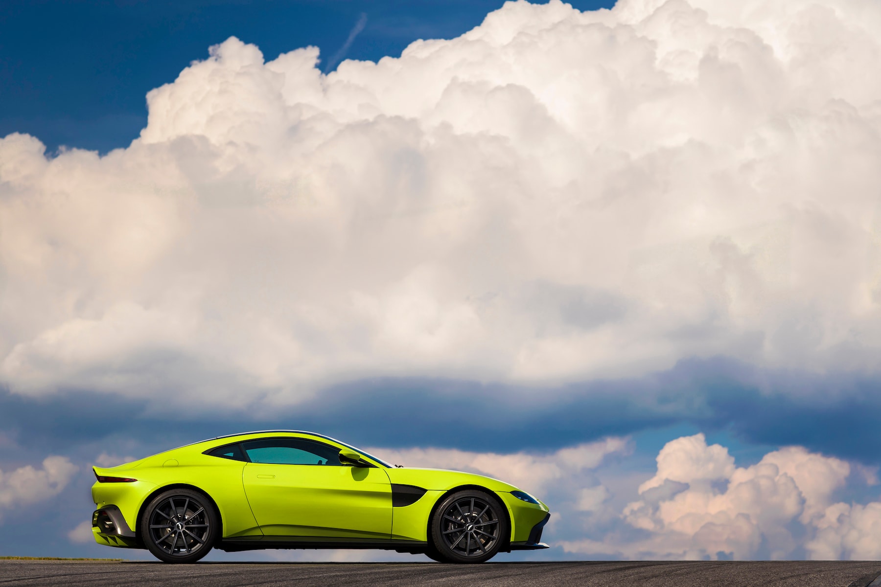 Aston Martin 全新 Vantage 巔峰之作正式開賣