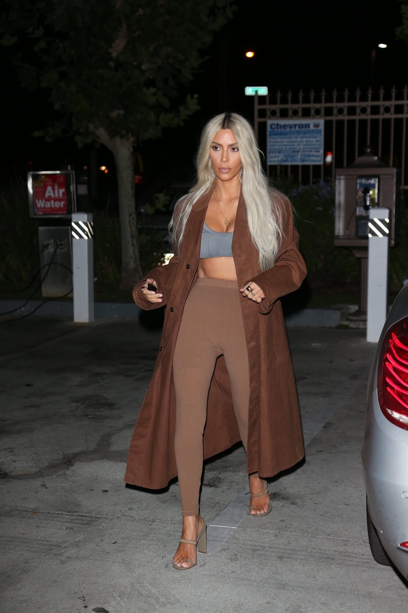 Kim Kardashian 與一眾名媛演繹全新 YEEZY  Season 6 造型特輯