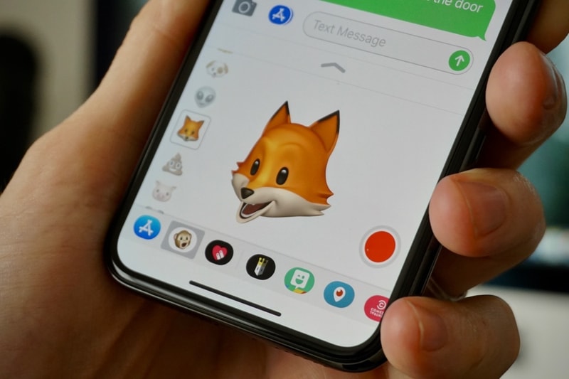 據悉 Samsung Galaxy S9 將「致敬」iPhone X 的 Animoji 功能