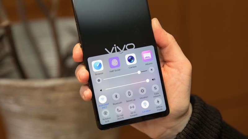 vivo APEX「全面屏」概念手機驚艷亮相