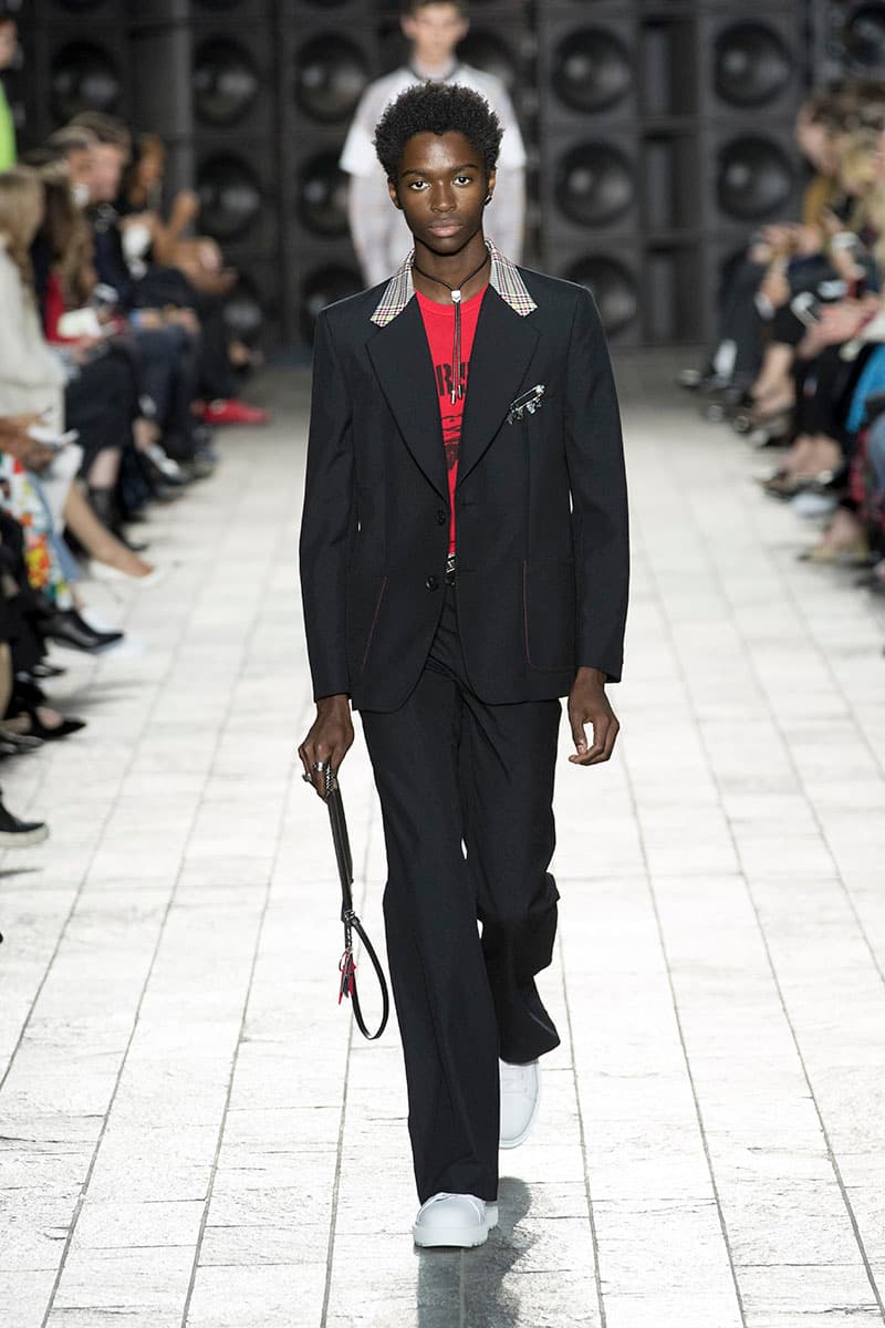 Versus Versace 2018 春夏系列,展現叛逆魅力的紐約街頭