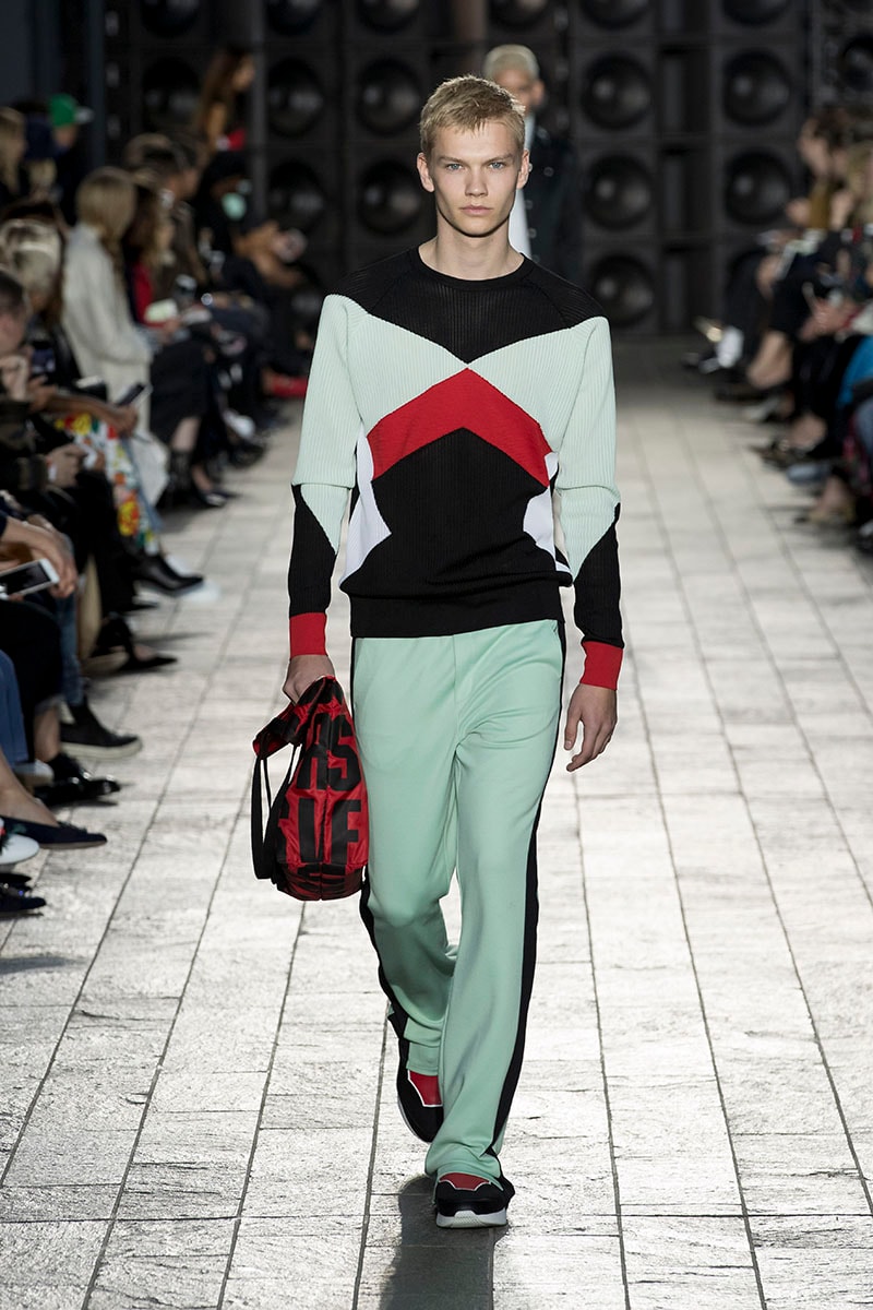 Versus Versace 2018 春夏系列，展現叛逆魅力的紐約街頭