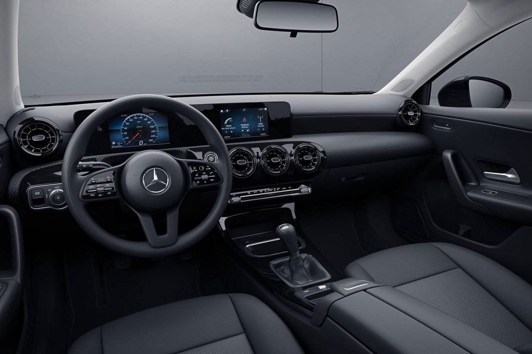 Mercedes-Benz 2018 新款入門版 A-Class 現身