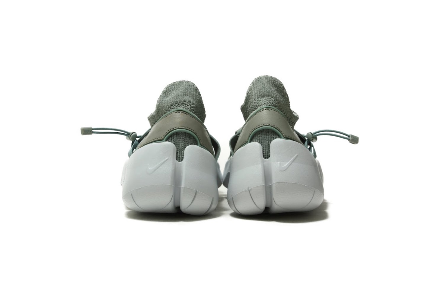 Nike 推出全新鞋款 Footscape Flyknit DM