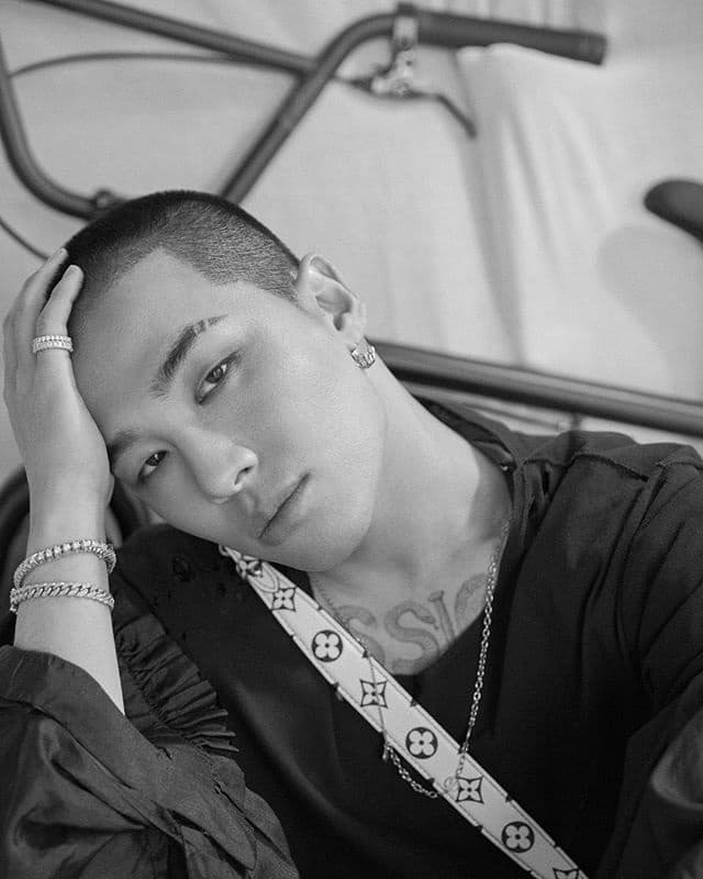 平頭裝示人 - TAEYANG 入伍前登上韓國版《ELLE》四月號