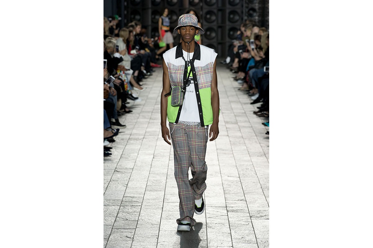 Versus Versace 2018 春夏系列,展現叛逆魅力的紐約街頭