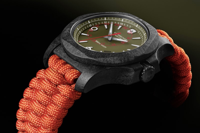 機能裝甲加持！Victorinox 推出 I.N.O.X. Carbon 碳纖限量版腕錶