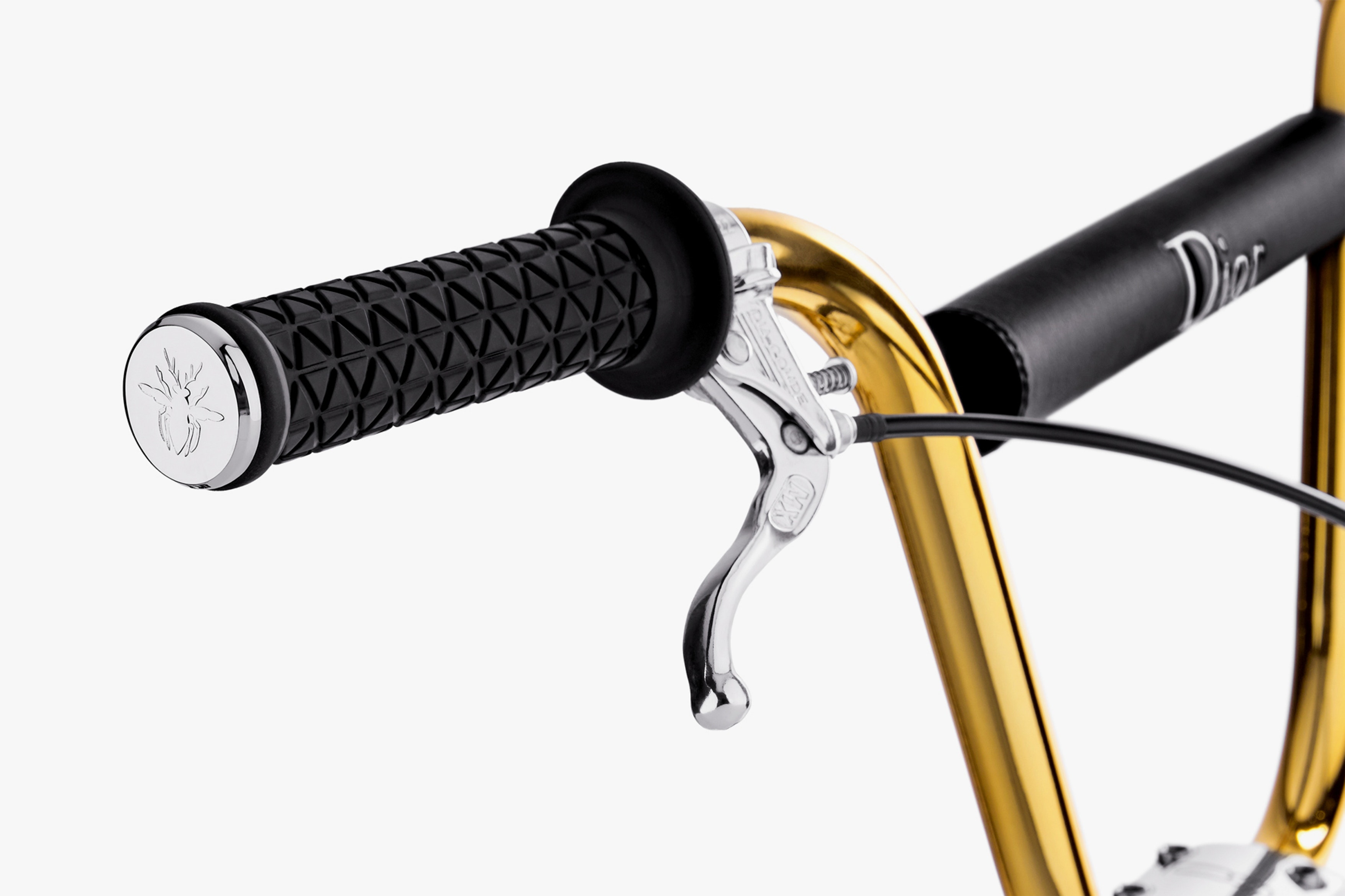 Dior 與 Bogarde 推出超限量 100 部金色 BMX