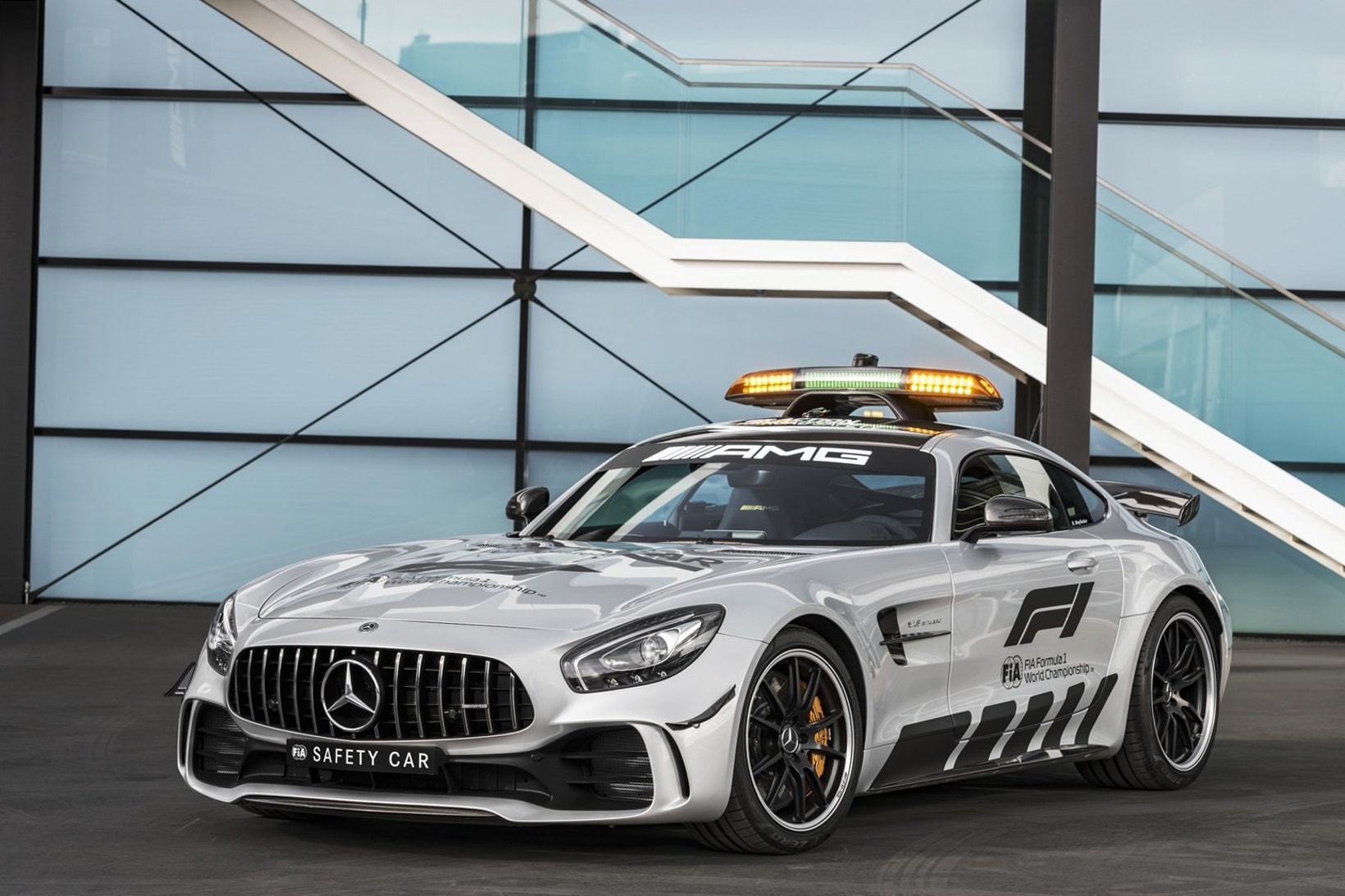 Mercedes-AMG 正式公佈「史上最強」F1 安全車官方圖片