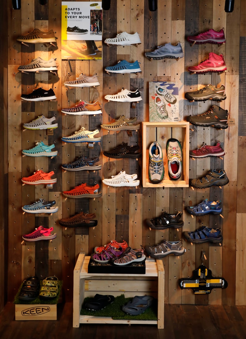 木紋裝潢－KEEN 開設全新 UNEEK 期間限定店