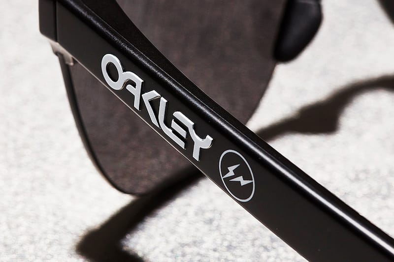 經典復辟！Oakley x Fragment Design 別注 Frogskins Lite 上架情報公開！