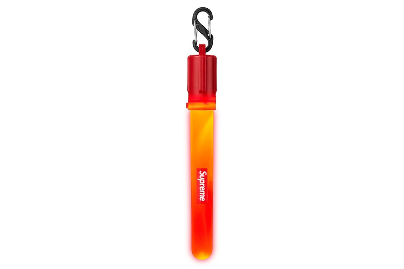 突發上架！Supreme 本周新品 Glowstick Keychain