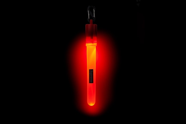 突發上架!Supreme 本周新品 Glowstick Keychain