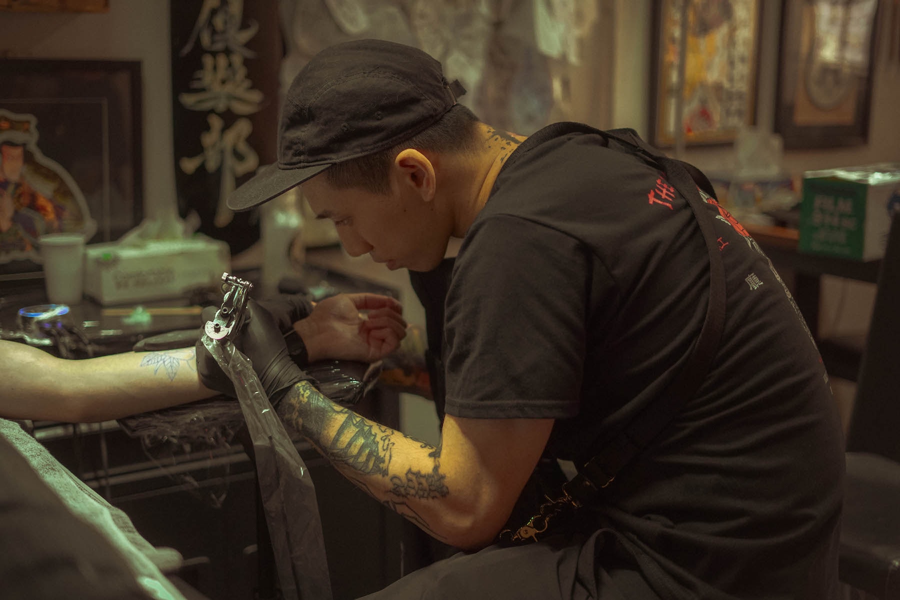 WOAW x Black Cat Club 期間限定紋身理髮店「香港紅廳」即將開催