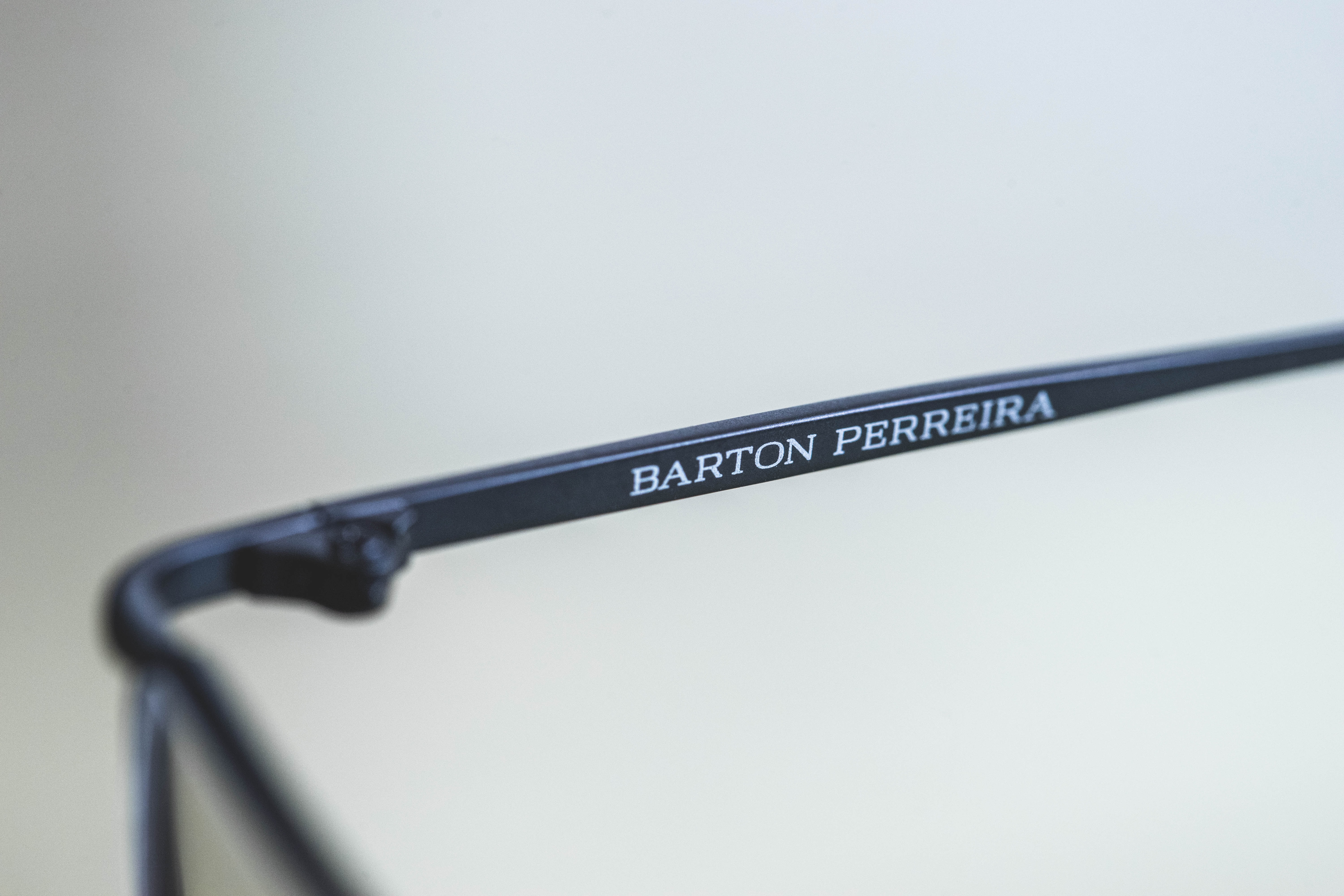 十年新作－Barton Perreira 推出精鍊全金屬鏡架 Dauphin 及 Delphine