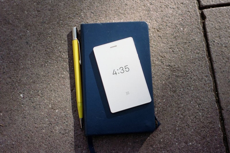 拒當低頭族！Light Phone 2 極簡釋出